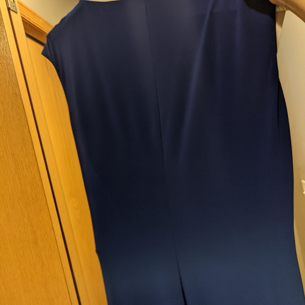 Formal dress - Picture 3 of 6